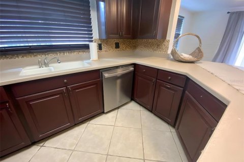 House in Holiday, Florida 3 bedrooms, 135.36 sq.m. № 2110142 - photo 9