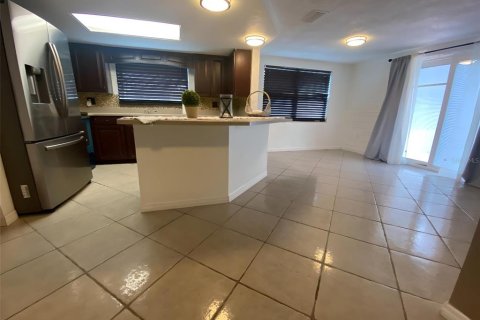 House in Holiday, Florida 3 bedrooms, 135.36 sq.m. № 2110142 - photo 8