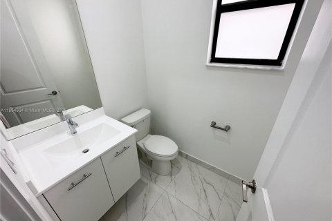 Casa en alquiler en Miramar, Florida, 5 dormitorios, 337.51 m2 № 1947112 - foto 4