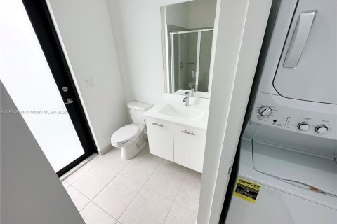 Casa en alquiler en Miramar, Florida, 5 dormitorios, 337.51 m2 № 1947112 - foto 9