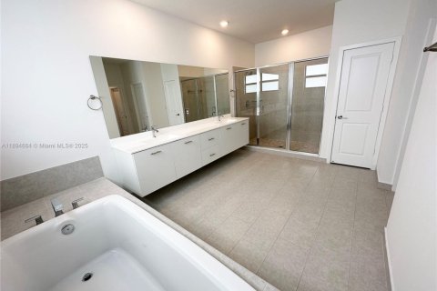 Casa en alquiler en Miramar, Florida, 5 dormitorios, 337.51 m2 № 1947112 - foto 18