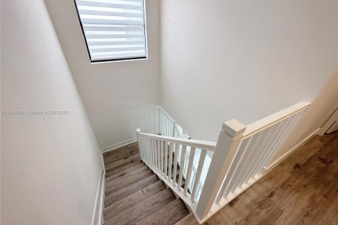 Casa en alquiler en Miramar, Florida, 5 dormitorios, 337.51 m2 № 1947112 - foto 10