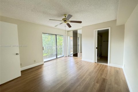 Townhouse in Plantation, Florida 2 bedrooms, 127.46 sq.m. № 2050848 - photo 8