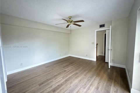 Townhouse in Plantation, Florida 2 bedrooms, 127.46 sq.m. № 2050848 - photo 7