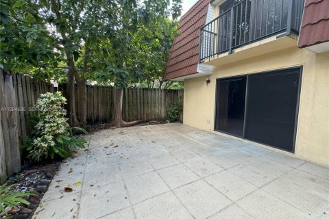 Townhouse in Plantation, Florida 2 bedrooms, 127.46 sq.m. № 2050848 - photo 12