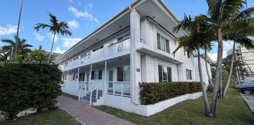 Condo in Bay Harbor Islands, Florida, 1 bedroom  № 2004233