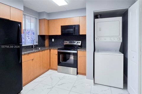 Condo in Hialeah, Florida, 2 bedrooms  № 2040016