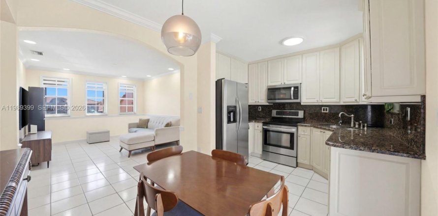 Condo à Hialeah, Floride, 2 chambres  № 2051512