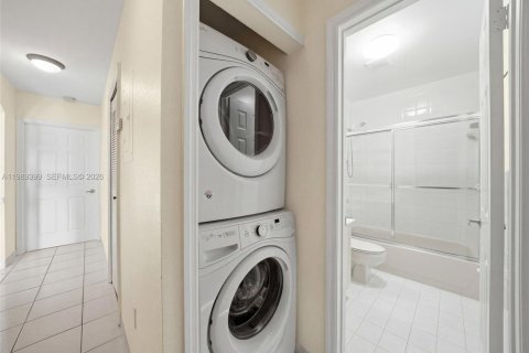 Copropriété à louer à Hialeah, Floride: 2 chambres, 87.33 m2 № 2051512 - photo 19