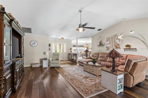 House in Punta Gorda, Florida 3 bedrooms, 188.87 sq.m. № 1769082 - photo 7