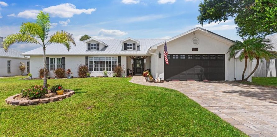House in Punta Gorda, Florida 3 bedrooms, 188.87 sq.m. № 1769082