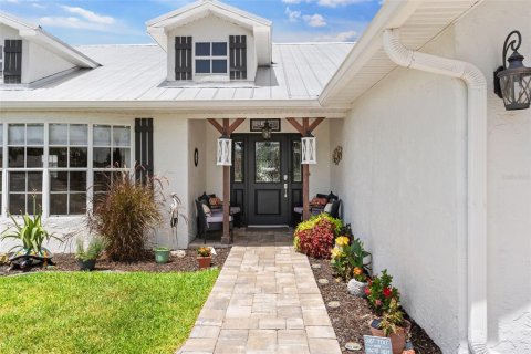 House in Punta Gorda, Florida 3 bedrooms, 188.87 sq.m. № 1769082 - photo 4