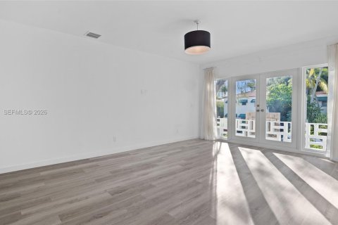 Immobilier commercial à vendre à Miami Beach, Floride: 960.05 m2 № 2030246 - photo 5