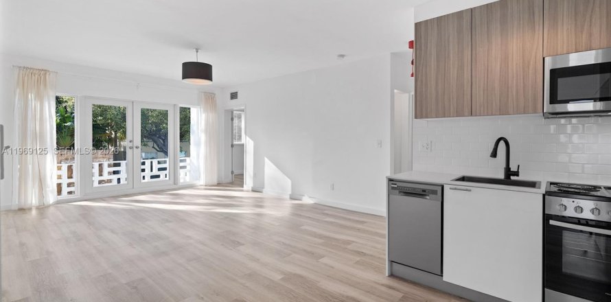 Immobilier commercial à Miami Beach, Floride 960.05 m2 № 2030246