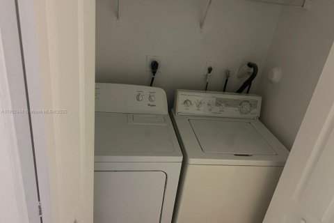 Adosado en alquiler en Homestead, Florida, 4 dormitorios, 132.2 m2 № 1953770 - foto 7