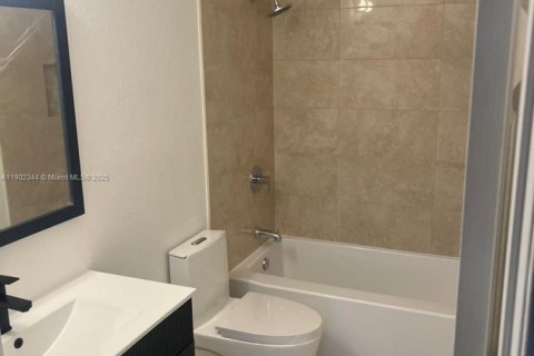 Adosado en alquiler en Homestead, Florida, 4 dormitorios, 132.2 m2 № 1953770 - foto 12