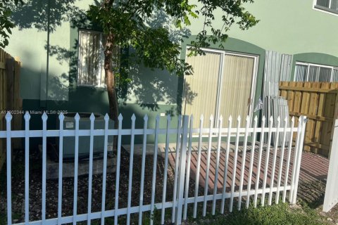 Adosado en alquiler en Homestead, Florida, 4 dormitorios, 132.2 m2 № 1953770 - foto 13