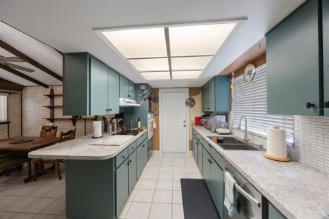 House in Tampa, Florida 4 bedrooms, 164.07 sq.m. № 1552905 - photo 11