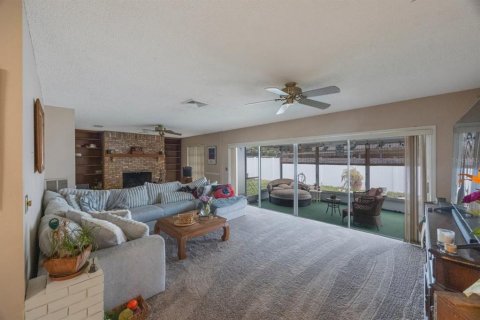 House in Tampa, Florida 4 bedrooms, 164.07 sq.m. № 1552905 - photo 6