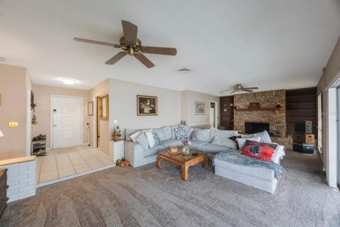 House in Tampa, Florida 4 bedrooms, 164.07 sq.m. № 1552905 - photo 5