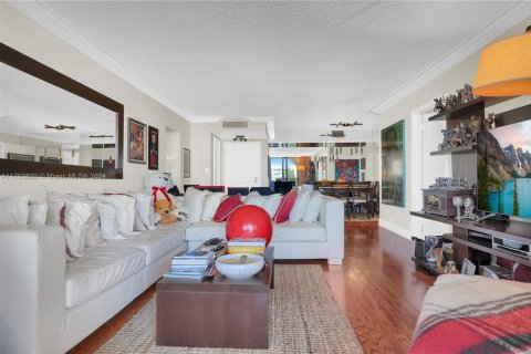 Condo in Key Biscayne, Florida, 2 bedrooms  № 1731977 - photo 15