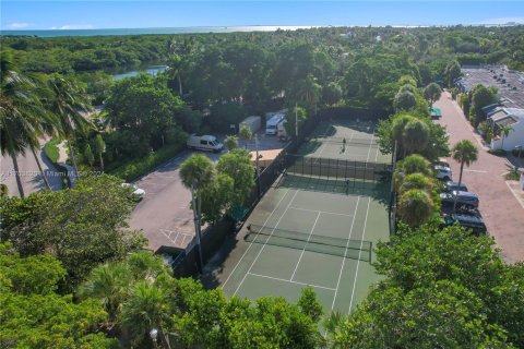 Condo in Key Biscayne, Florida, 2 bedrooms  № 1731977 - photo 9