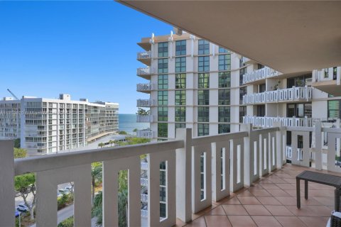 Condo in Key Biscayne, Florida, 2 bedrooms  № 1731977 - photo 10