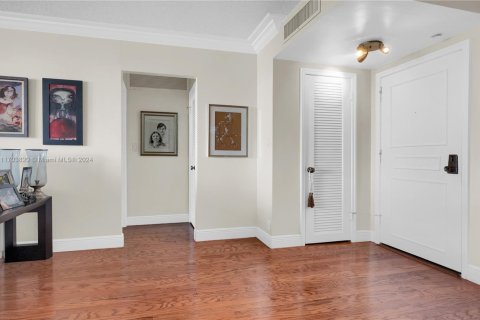 Condo in Key Biscayne, Florida, 2 bedrooms  № 1731977 - photo 24