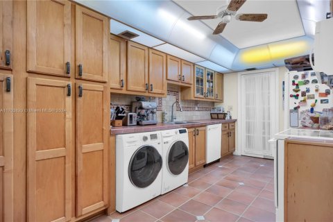 Condo in Key Biscayne, Florida, 2 bedrooms  № 1731977 - photo 26