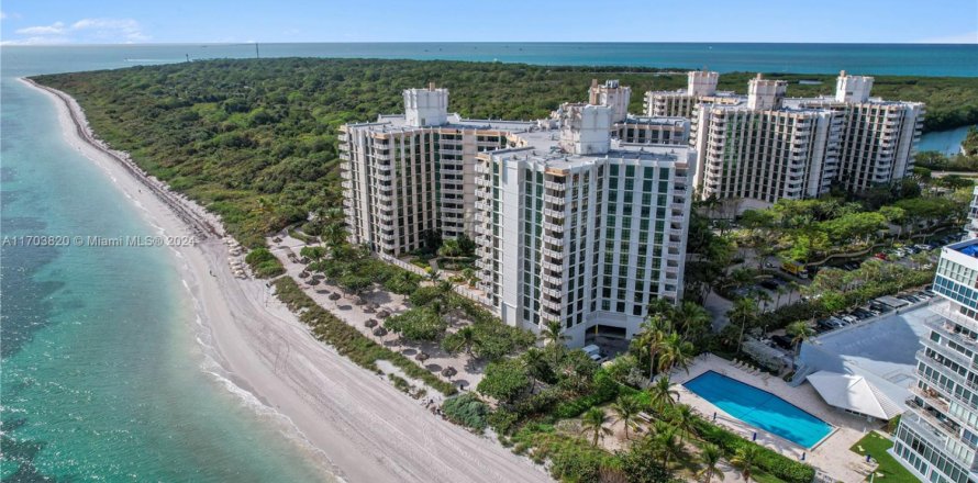 Condo in Key Biscayne, Florida, 2 bedrooms  № 1731977