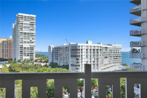 Condo in Key Biscayne, Florida, 2 bedrooms  № 1731977 - photo 12