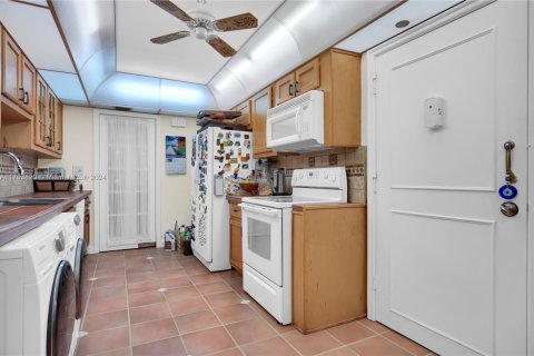 Condo in Key Biscayne, Florida, 2 bedrooms  № 1731977 - photo 27