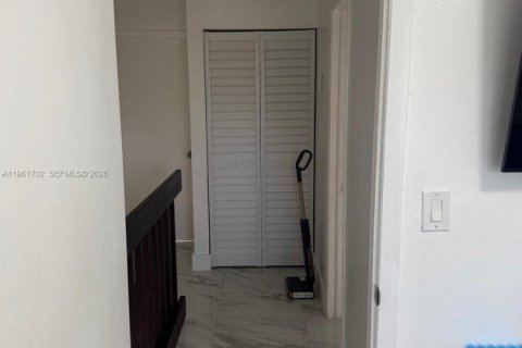 Снять в аренду кондоминиум в Хайалиа, Флорида 2 спальни, 80.82м2, № 2024512 - фото 8