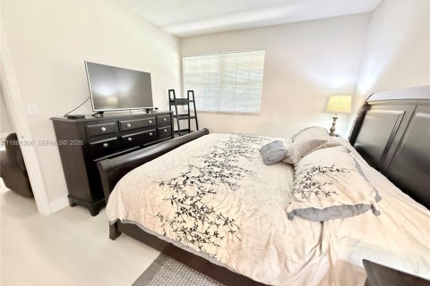 Condominio en venta en Pembroke Pines, Florida, 2 dormitorios, 104.98 m2 № 2063358 - foto 15