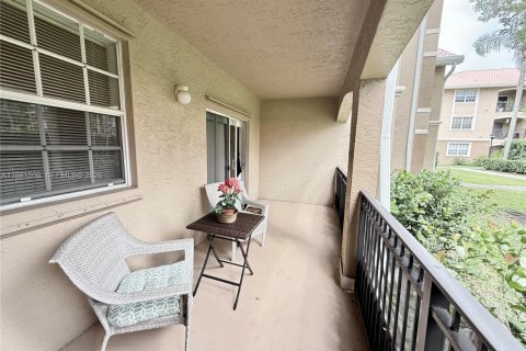Condominio en venta en Pembroke Pines, Florida, 2 dormitorios, 104.98 m2 № 2063358 - foto 4
