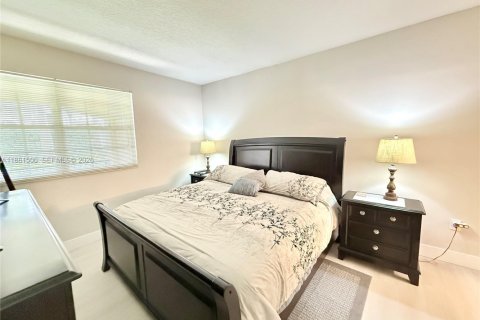 Condominio en venta en Pembroke Pines, Florida, 2 dormitorios, 104.98 m2 № 2063358 - foto 14