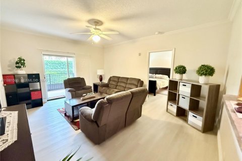 Condominio en venta en Pembroke Pines, Florida, 2 dormitorios, 104.98 m2 № 2063358 - foto 7