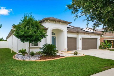 House in Wesley Chapel, Florida 4 bedrooms, 244.98 sq.m. № 2220179 - photo 3