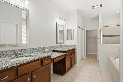 House in Wesley Chapel, Florida 4 bedrooms, 244.98 sq.m. № 2220179 - photo 21