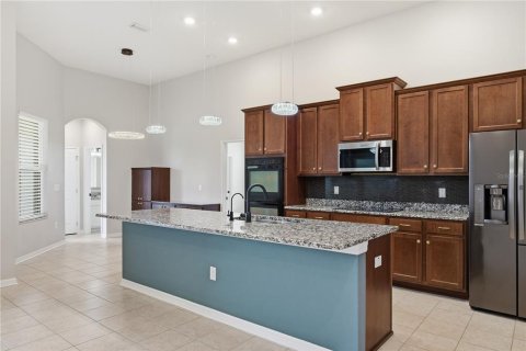 House in Wesley Chapel, Florida 4 bedrooms, 244.98 sq.m. № 2220179 - photo 7