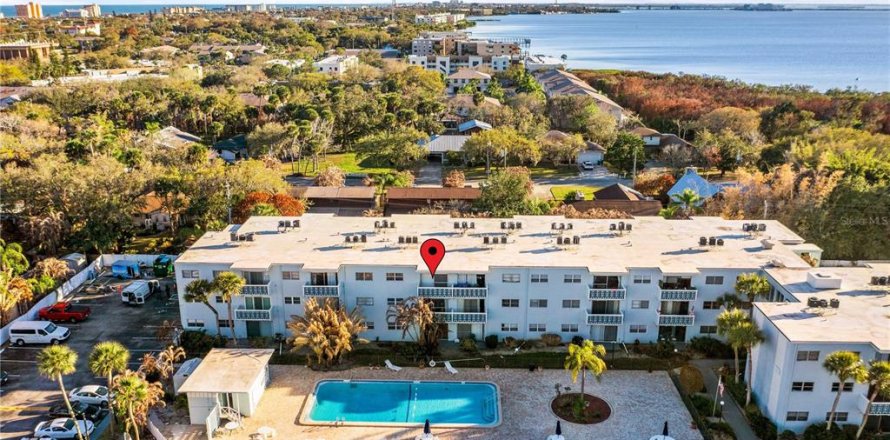 Condo in Cape Canaveral, Florida, 1 bedroom № 2145038