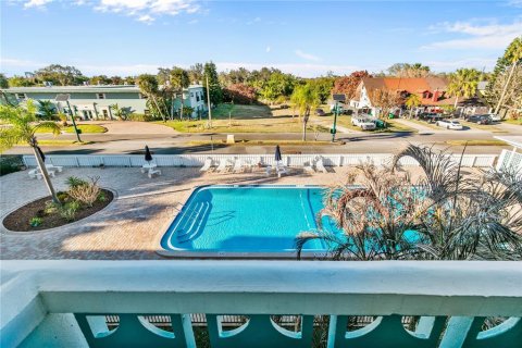 Condo in Cape Canaveral, Florida, 1 bedroom № 2145038 - photo 14
