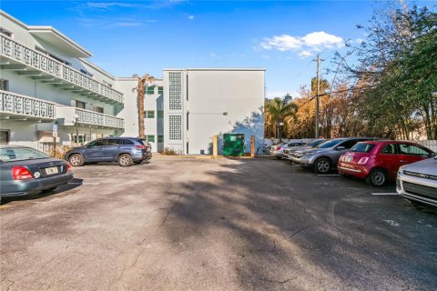 Condo in Cape Canaveral, Florida, 1 bedroom № 2145038 - photo 29