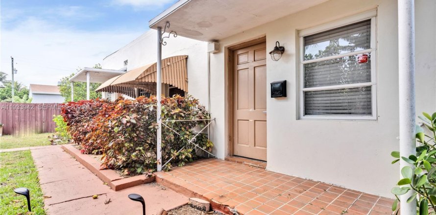 Студия в Майами, Флорида № 1992212