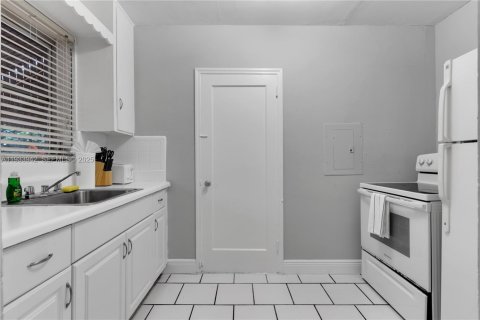 Снять в аренду виллу или дом в Майами, Флорида 263.01м2, № 1992212 - фото 11