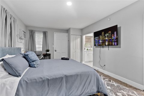 Снять в аренду виллу или дом в Майами, Флорида 263.01м2, № 1992212 - фото 8