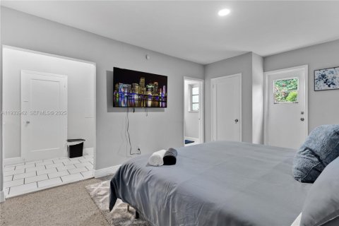 Снять в аренду виллу или дом в Майами, Флорида 263.01м2, № 1992212 - фото 3