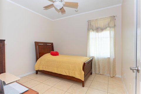 House in Port St. Lucie, Florida 4 bedrooms, 183.39 sq.m. № 2083032 - photo 20