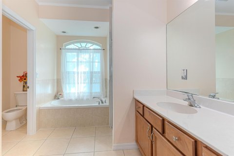House in Port St. Lucie, Florida 4 bedrooms, 183.39 sq.m. № 2083032 - photo 14