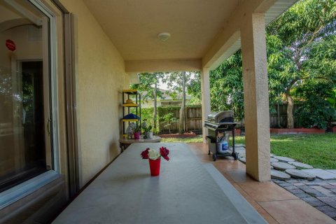 House in Port St. Lucie, Florida 4 bedrooms, 183.39 sq.m. № 2083032 - photo 23